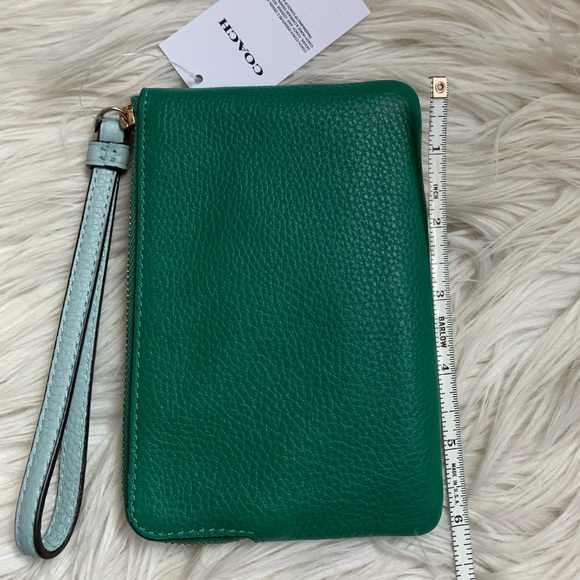 Coach NWT Corner Zip Wristlet With Radish - Picture 9 of 11